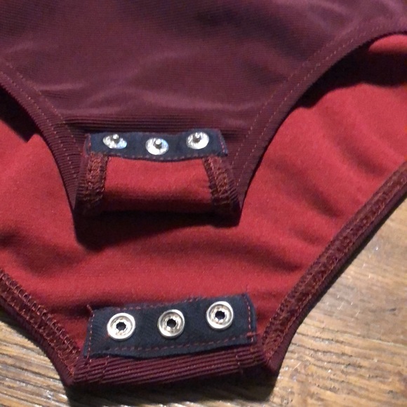 Vintage Tape Measure Body Suit Made in USA Size S in Oxblood - Picture 7 of 8